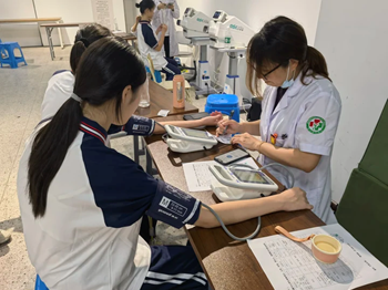 【金沙城js9线路检测中心】组织有力，保障有序——金沙城js9线路检测中心顺利完成新生体检组织工作